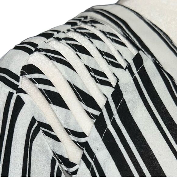 Candies cute black and white striped blouse.new - Picture 6 of 10